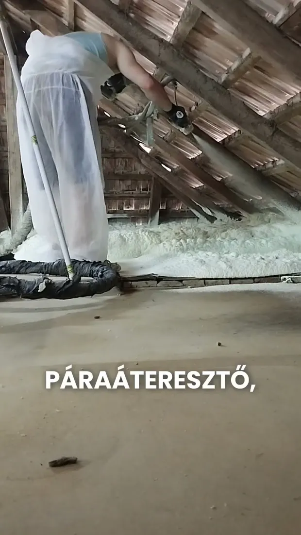 Így készült a 60 m²-es födém szigetelés Mányban👷. Videó előnézete.