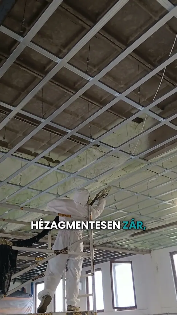 Csarnokszigetelés Kaposváron – 480 m², 15 cm nyitott cellás purhabbal! ✅. Videó előnézete.